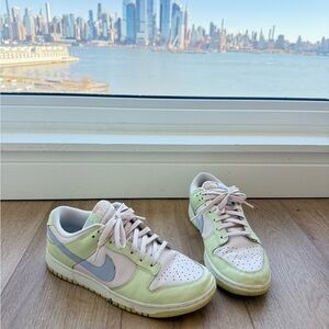 Nike women’s sneakers